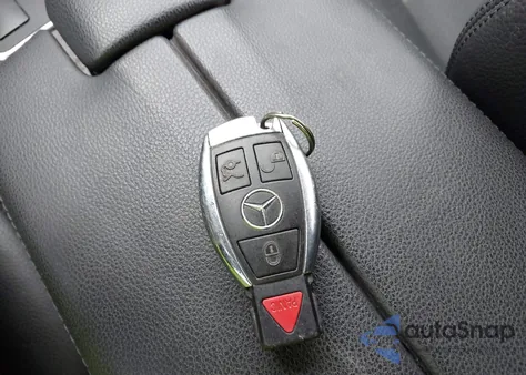 2010 Mercedes-Benz E 350 4Matic из США, поврежденный, VIN WDDHF8HB9AA139163